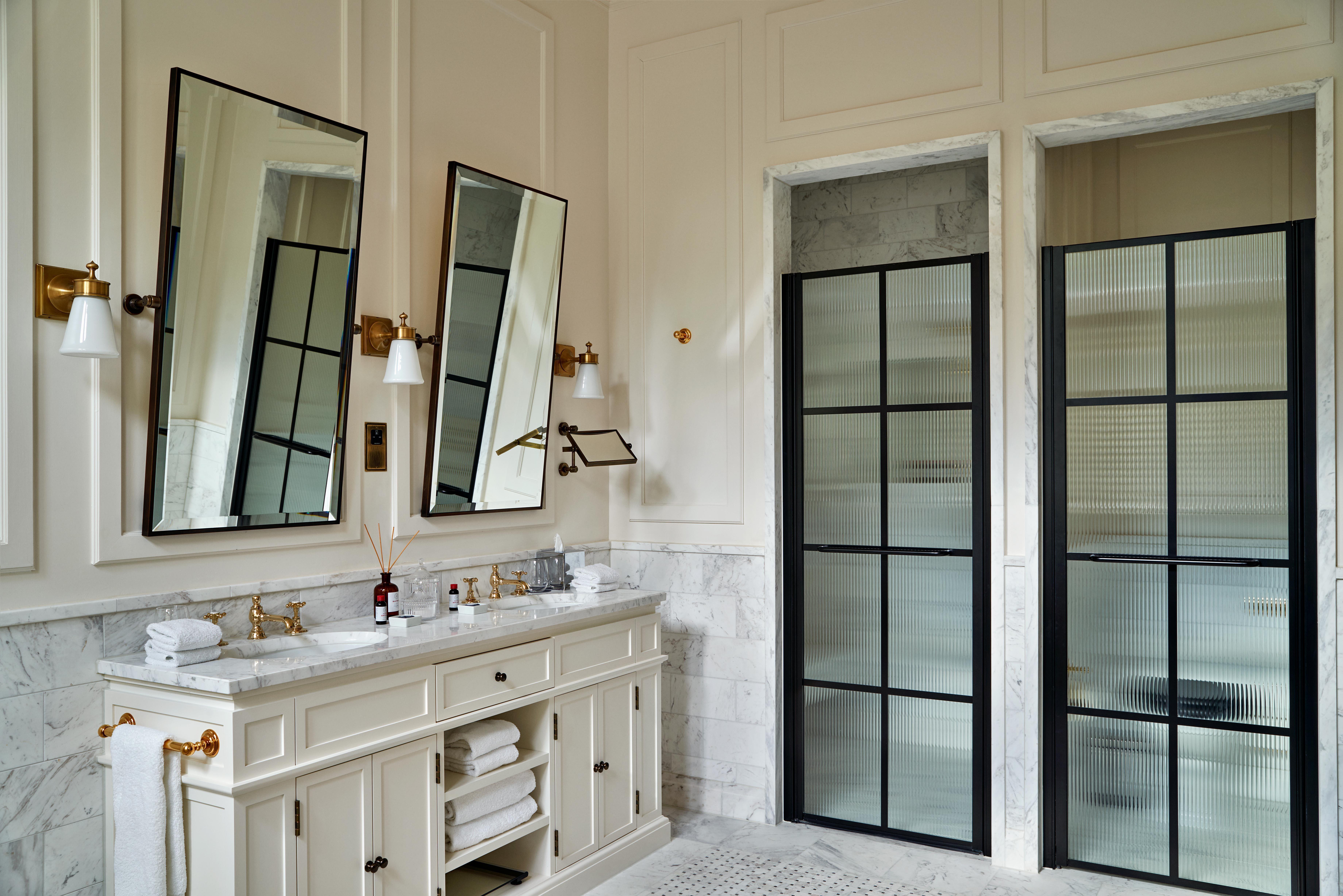 فندق كيمتون فيتسروي لندن المظهر الخارجي الصورة A shower enclosure